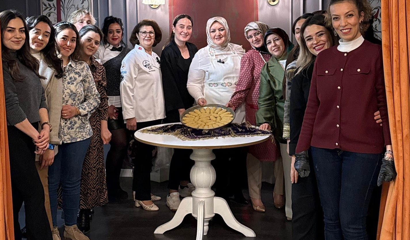 Sivas'ta Şehirli Kadınlardan Yöresel Lezzet Çıkarması