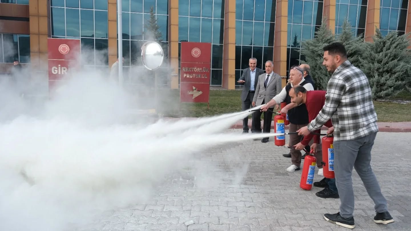 Sivas’ta personel yangına ve ilk yardıma hazırlanıyor