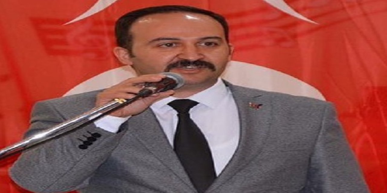 İlker İpek'ten sert tepki: Siyasetin çöplüğü senin gibi kartondan aslanlarla dolu