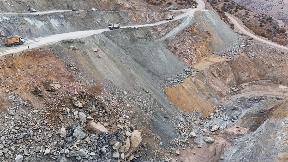 Sivas’ta Madende Arama Çalışmaları Sürüyor