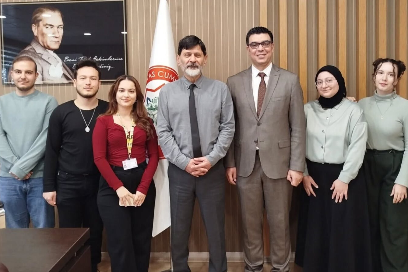 SCÜ Öğrencilerinden Bilgiyle Güçlenen Sağlık Hamlesi