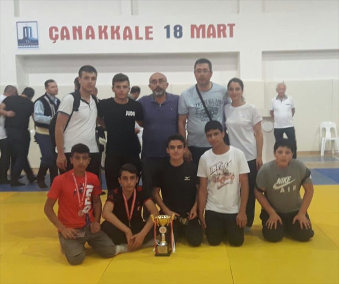 Kuşak Güreşinde  YİBO TÜRKİYE MARKASI