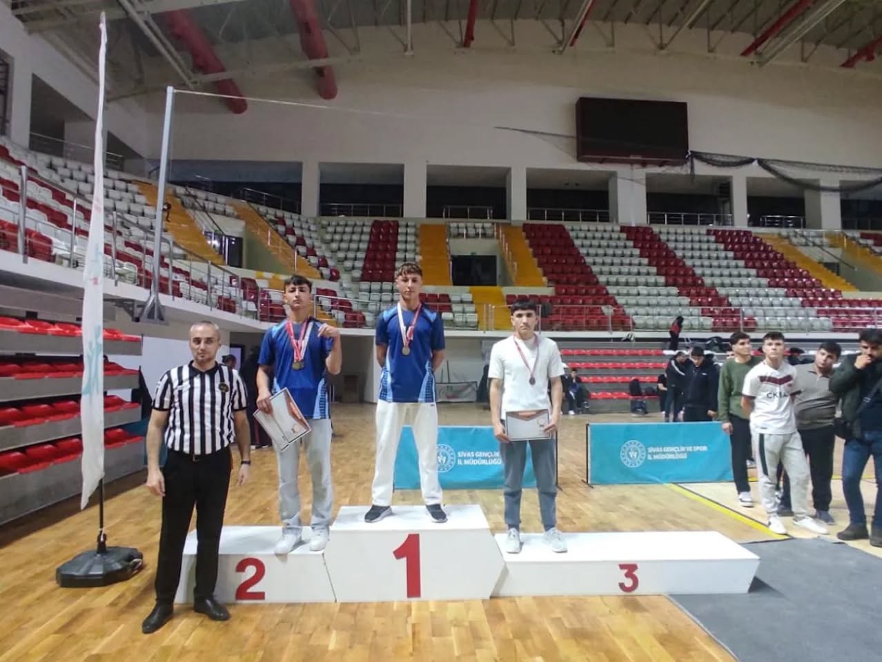 Genç sporculardan nefes kesen mücadele