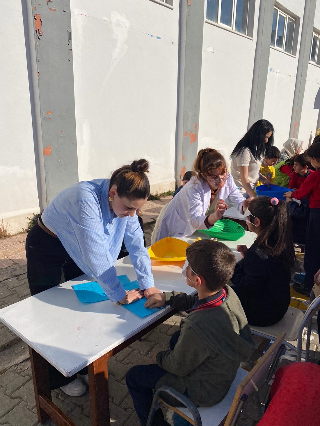 Sivas’ta minikler engelleri hissederek öğrendi