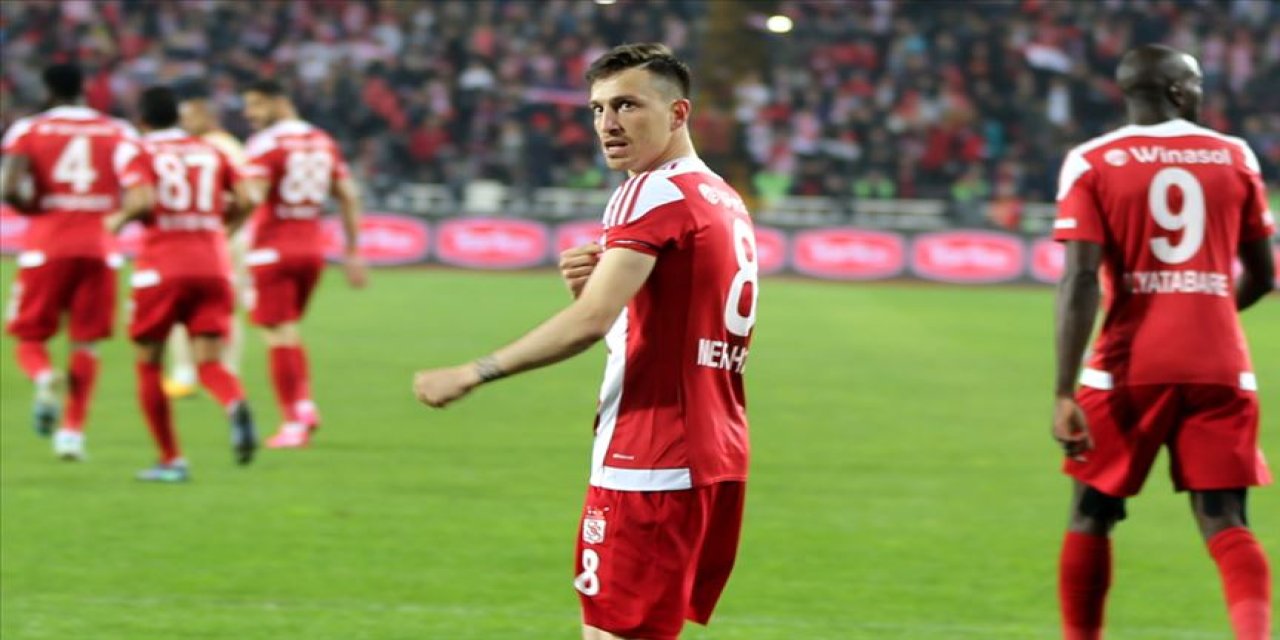 Sivassporlu eski futbolcu bahisten gözaltında