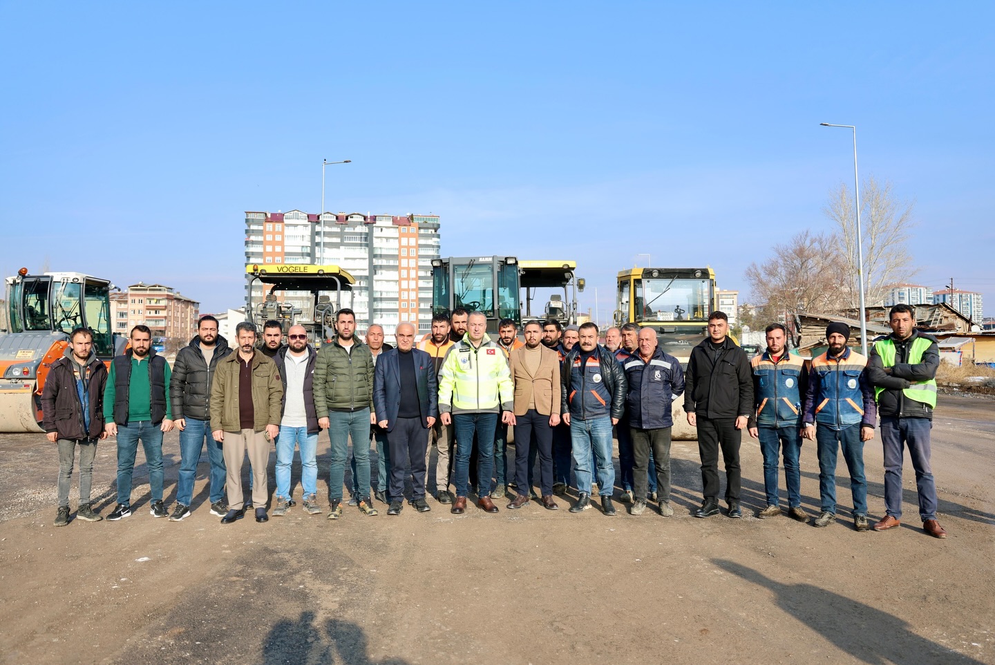 Sivas’ta Asfalt Hamlesi: Başkan Uzun’dan Ekiplerine Teşekkür