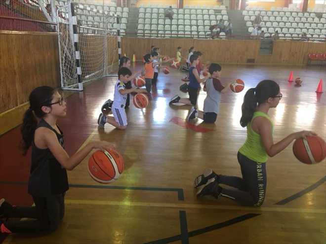 BASKETBOLA İLGİ SEVİNDİRİYOR