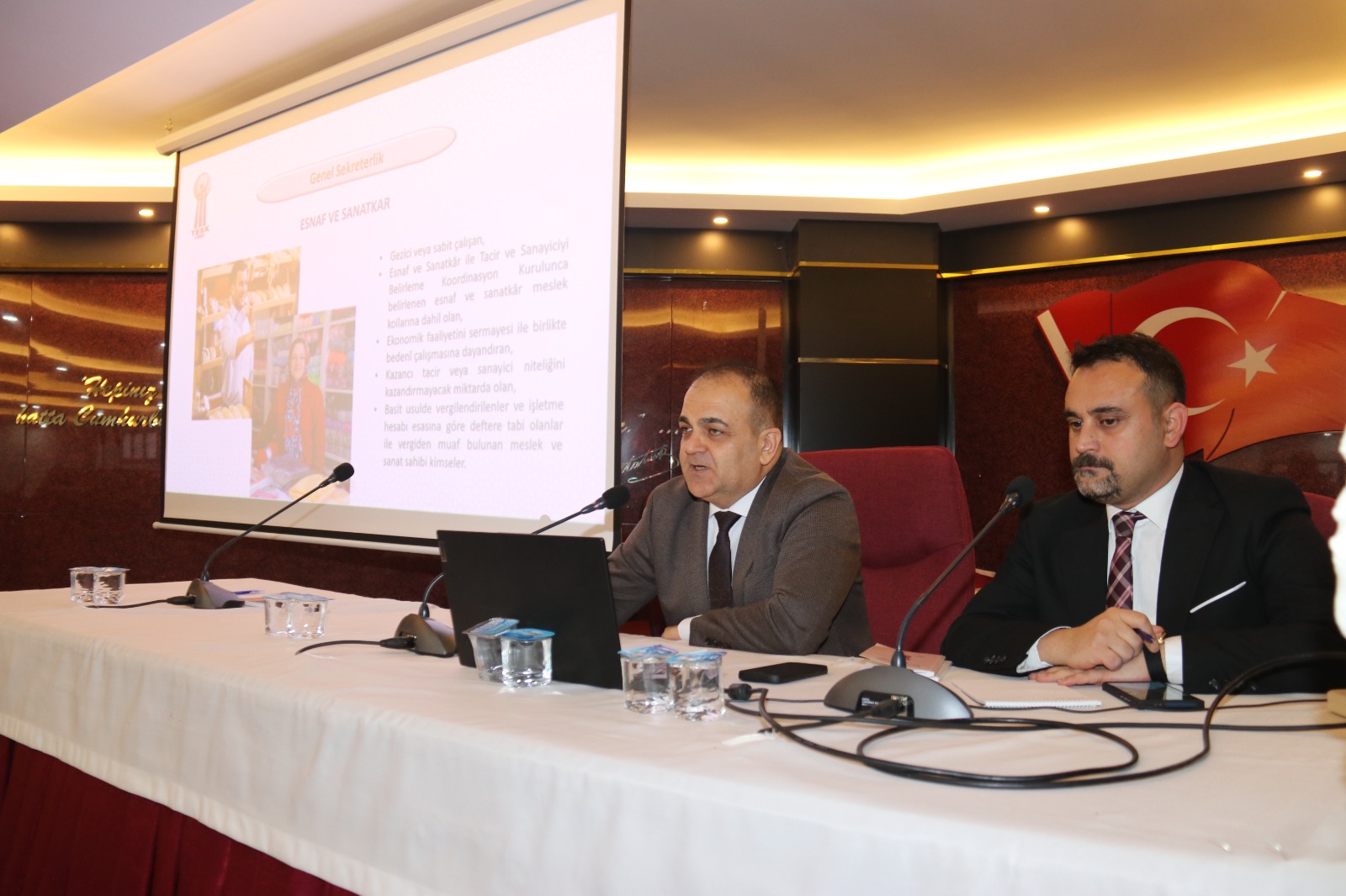 Sivas’ta esnaf teşkilatında seçim eğitimi