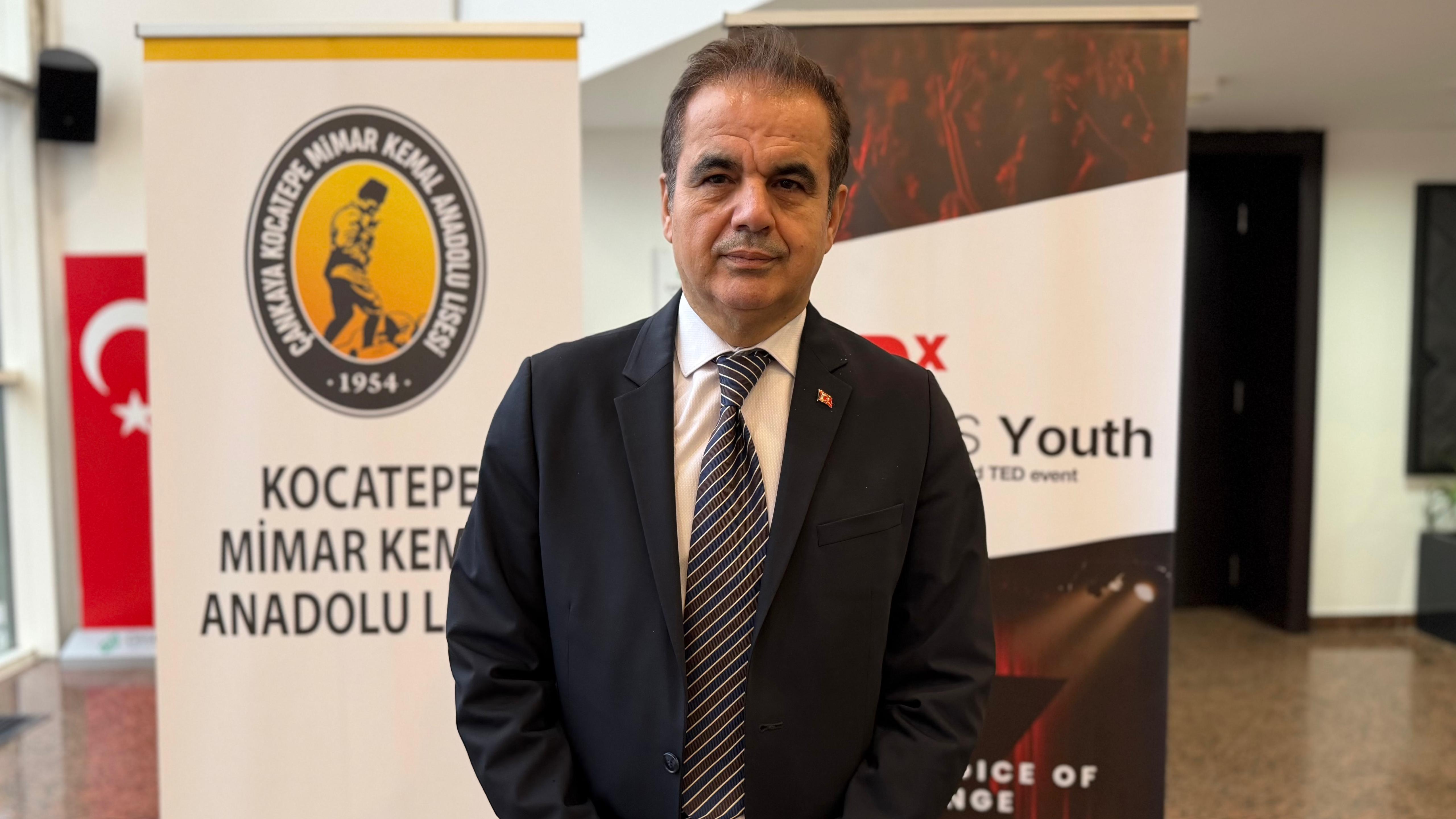 Öğrencilerin öğretmenle alay ettiği okulun müdürü konuştu