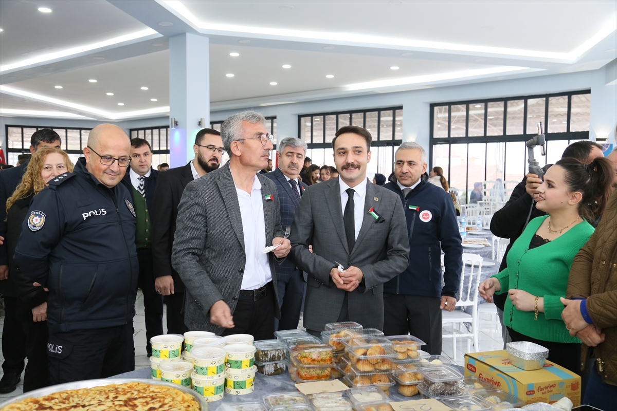 Sivas Gemerek’te Gazze yararına kermes açıldı