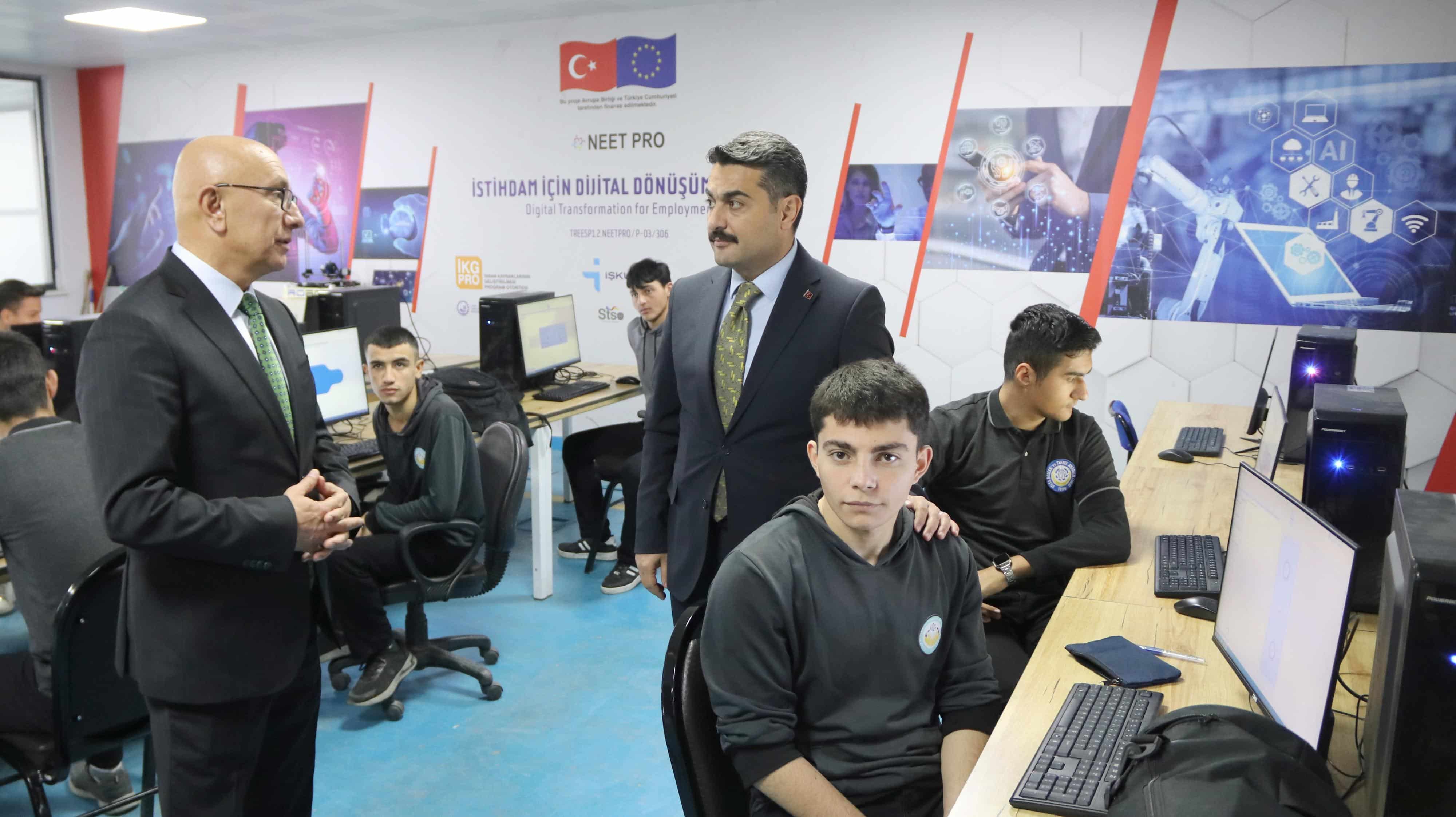 Sivas’ta meslek liselerine modern donanım