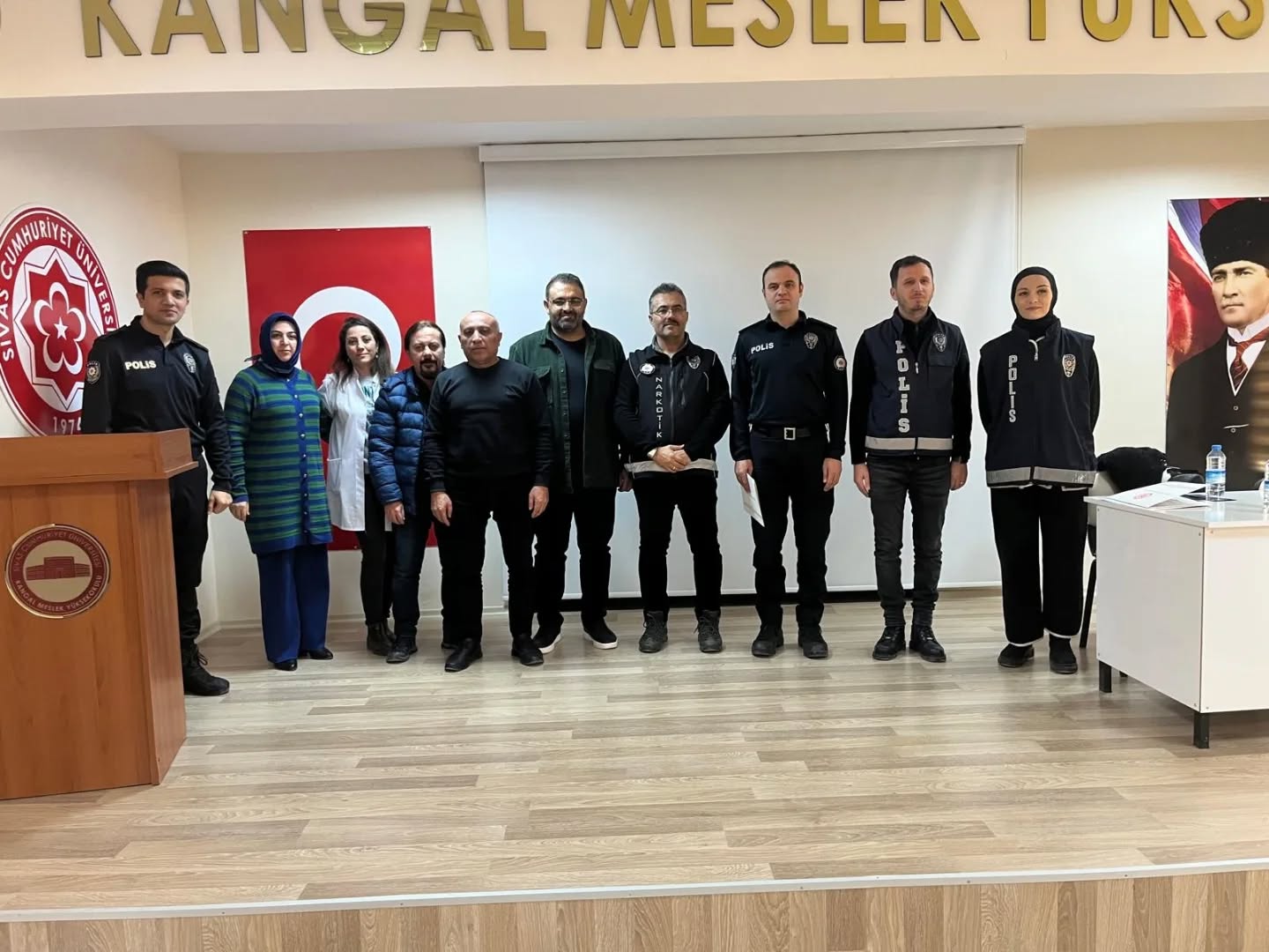 Sivas’ta bağımlılık gerçeği masaya yatırıldı
