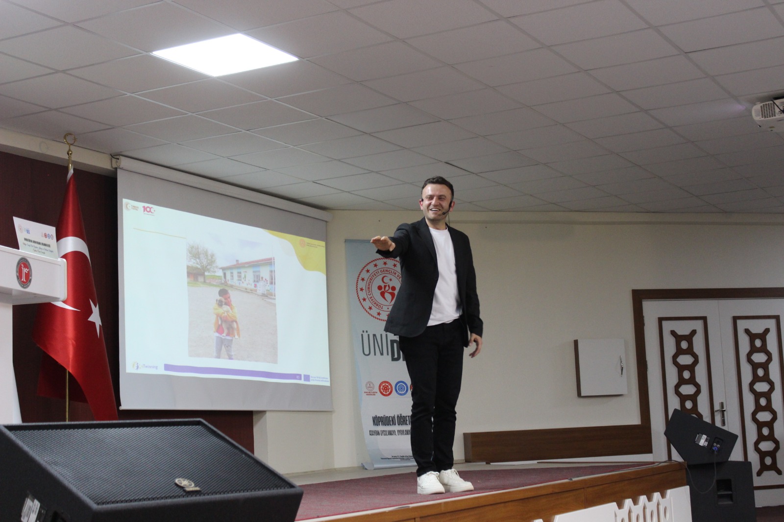 Sivas’ta öğretmen adaylarına dijital çağ vizyonu