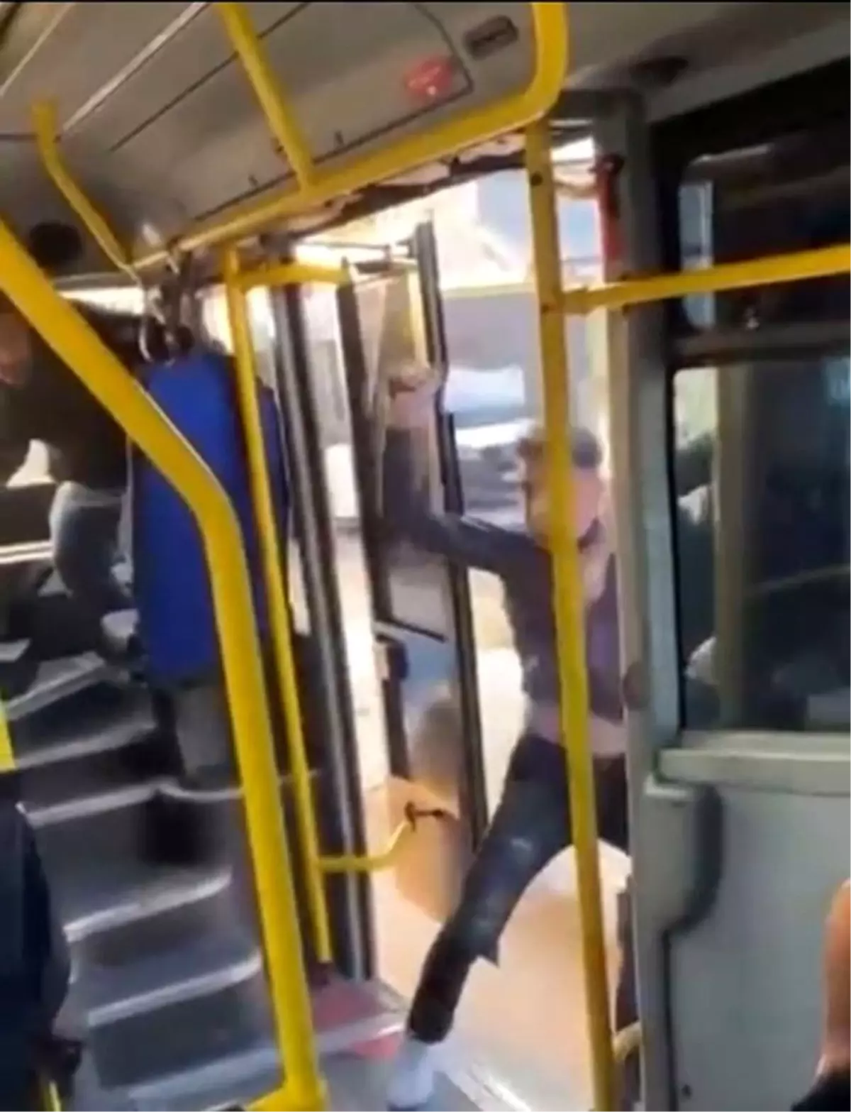 Yolcu Tartışması Satırlı Saldırıya Dönüştü