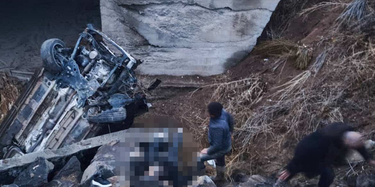 Sivas'ta otomobil devrildi: 1 ölü, 2 yaralı