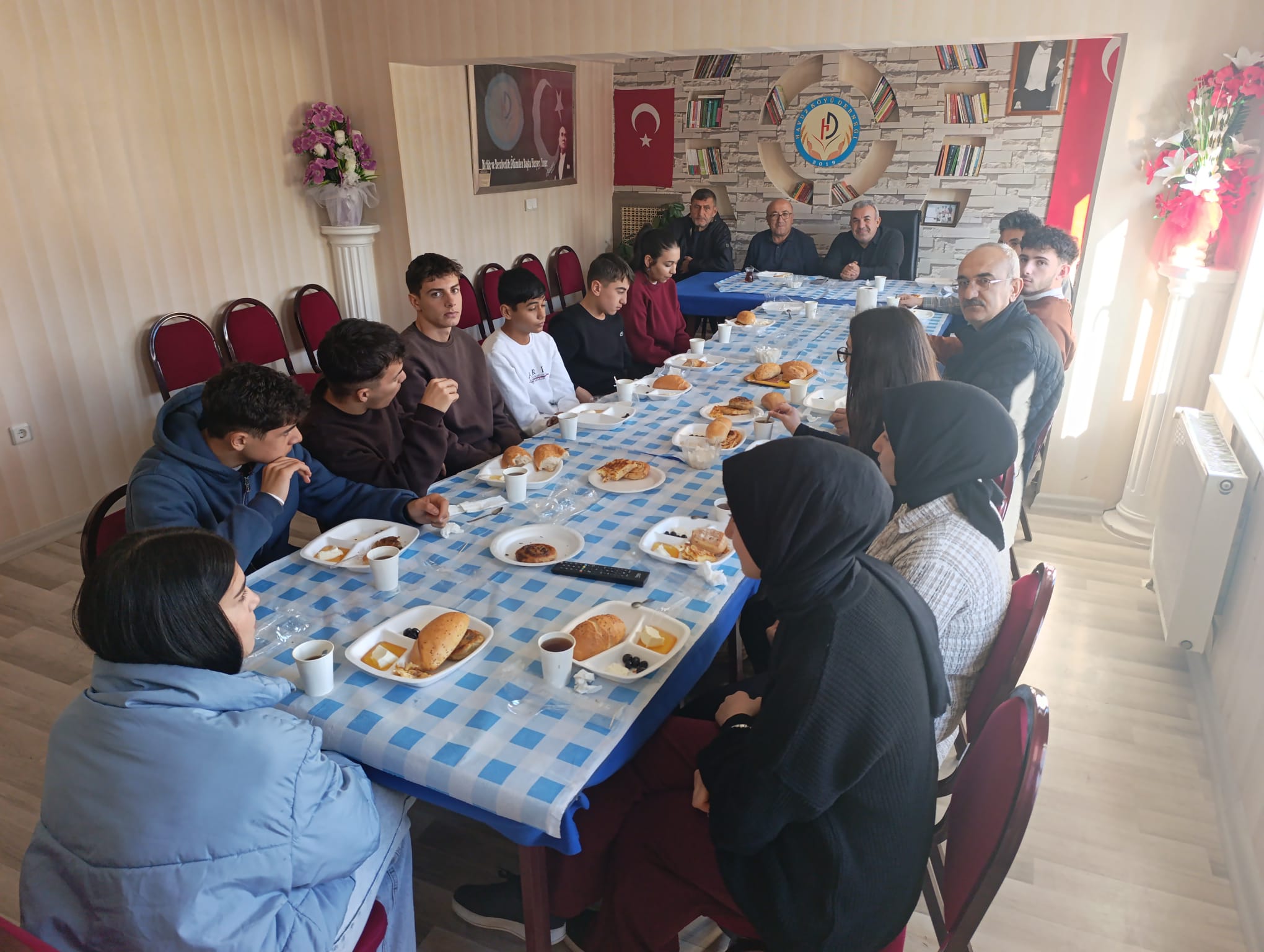 Havuz Köyü Derneğinden Öğrencilere Destek