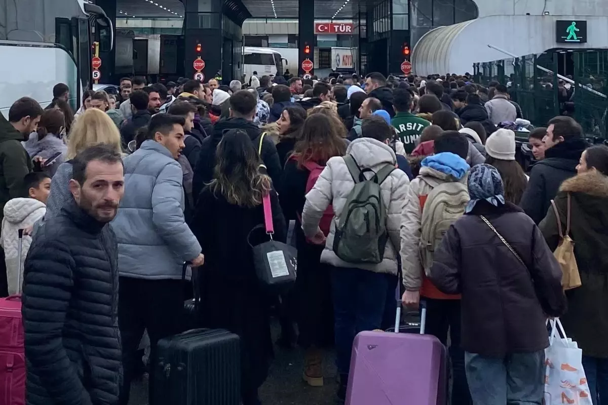 Komşu Ülkeye Geçişte Yeni Dönem: Artık Sadece Kimlik Yetmeyecek