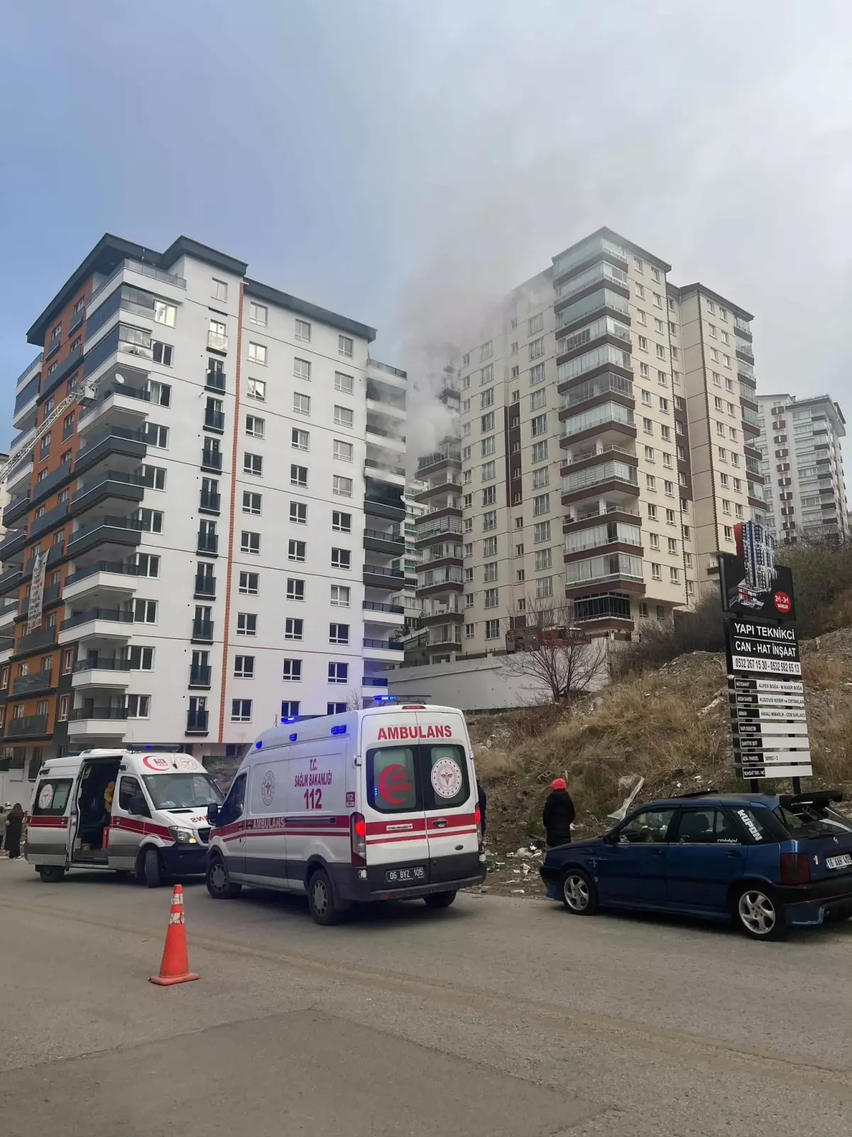 Yangında mahsur kalan anne ile oğlu kurtarıldı