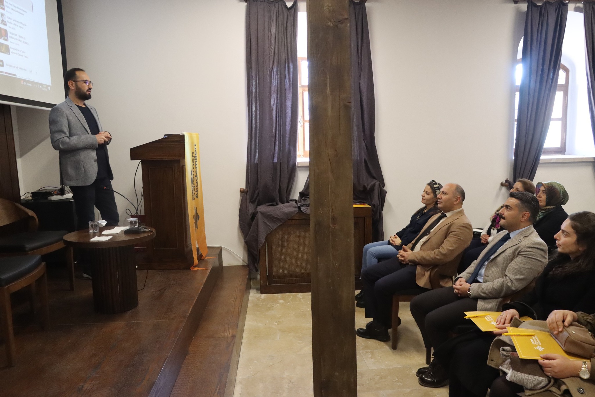 Sivas’ta Müzik Akademisi’nde âşıklık geleneği anlatıldı