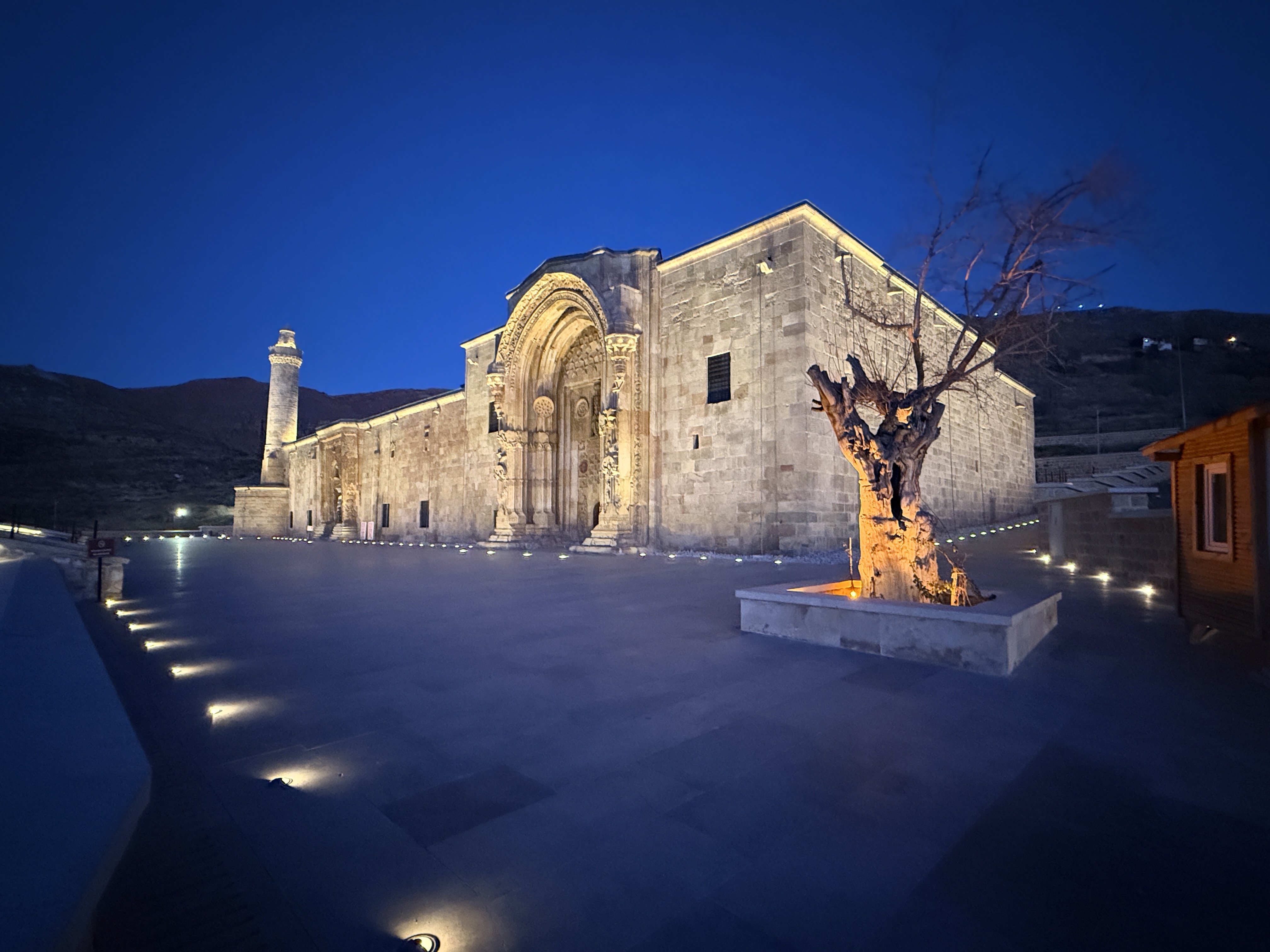 Divriği Ulu Camii Geceleri Büyülüyor