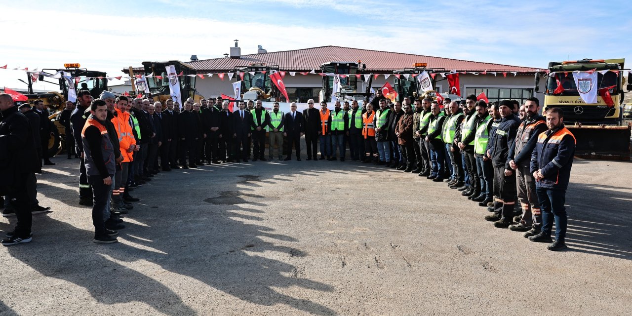 Sivas'ta kar kaplanları kışa hazır