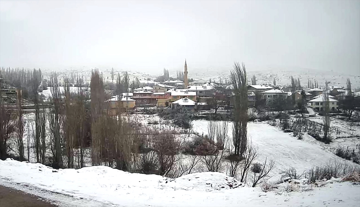 Sivas’ta Soğuk Hava Geri Döndü, Kar Yağışı Başladı