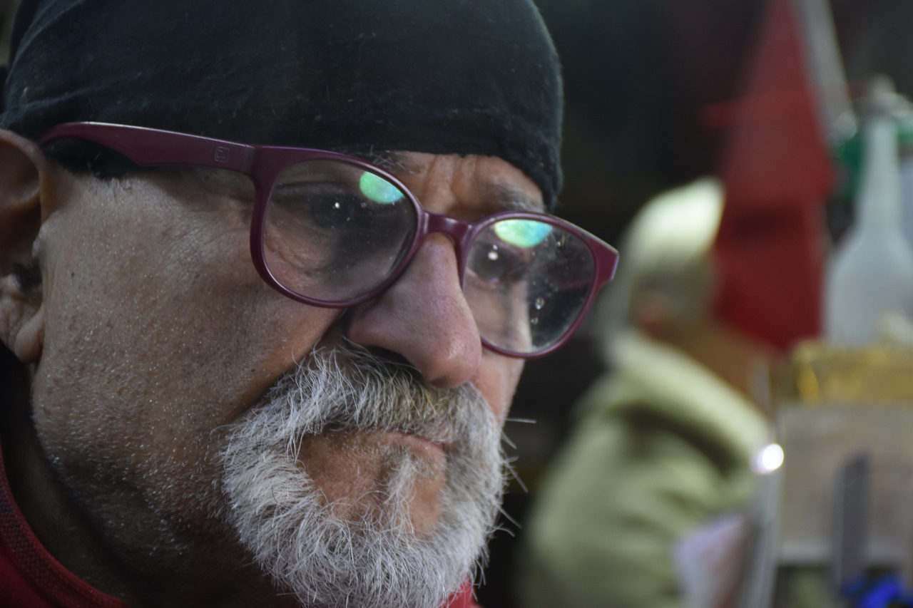 Sivas’ın ‘Şirin Baba’sı Artık Minik Bıçak Yapamıyor