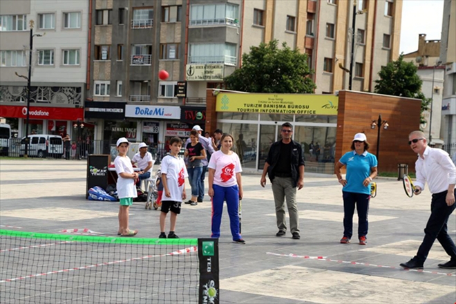 15 TEMMUZ´A ÖZEL TENİS TURNUVASI