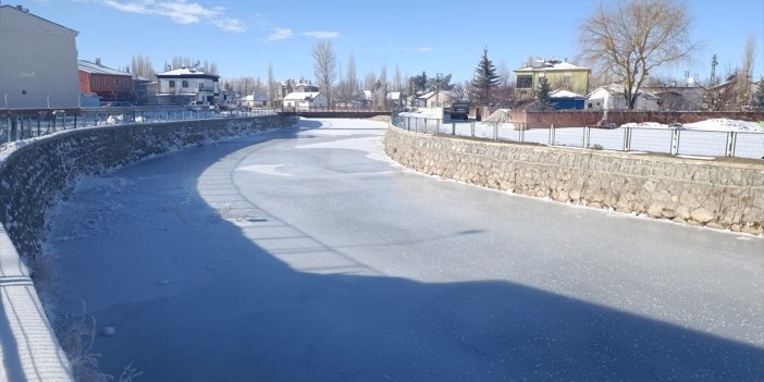 Sivas Dondu! Termometreler -24’ü Gösterdi