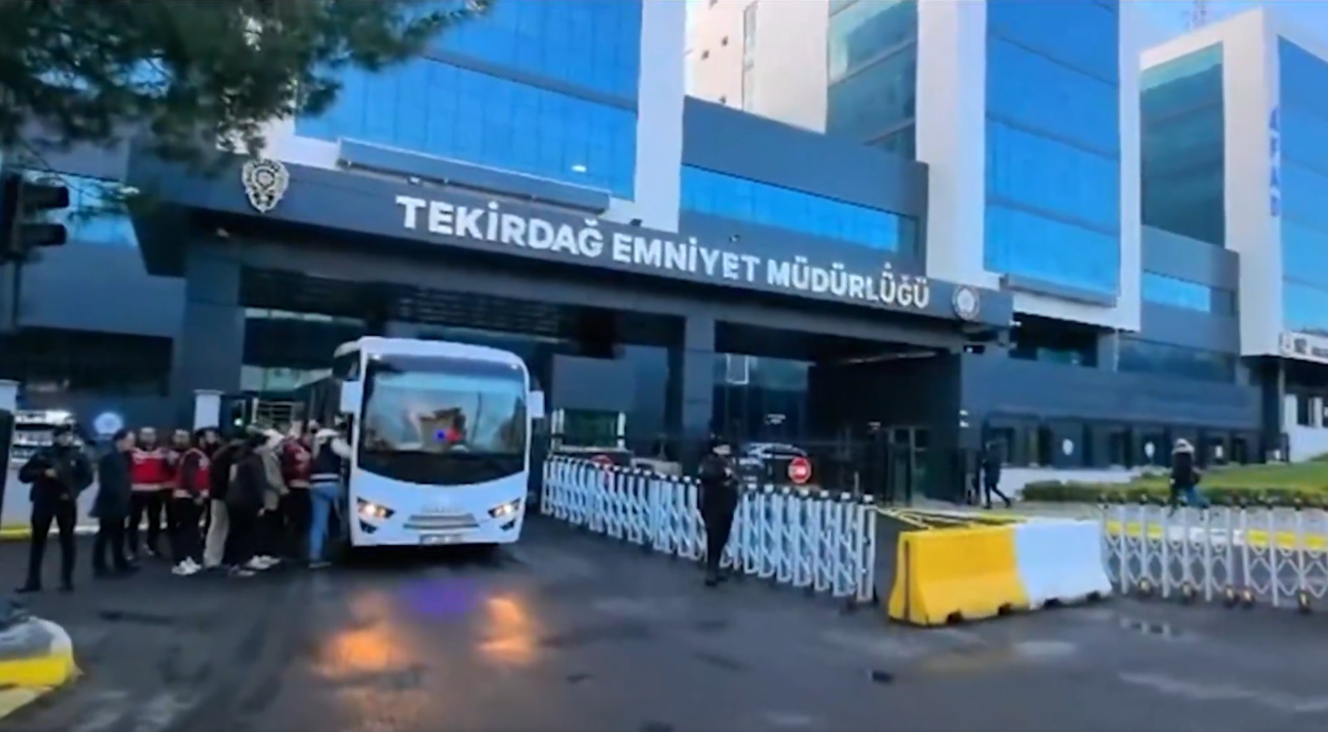 10 ilde dolandırıcılık operasyonu; 25 tutuklama