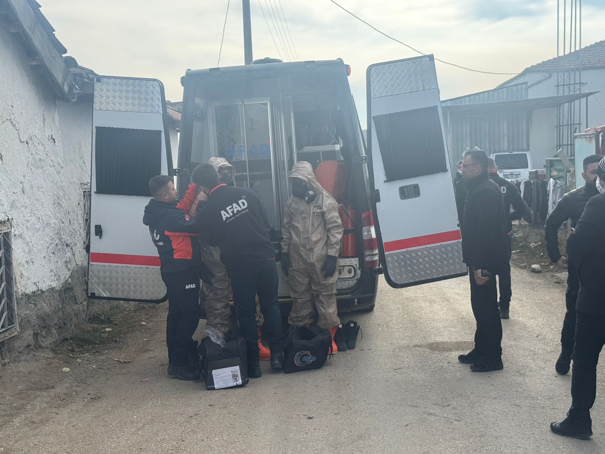 Böcek ilacından 7 kişi zehirlendi