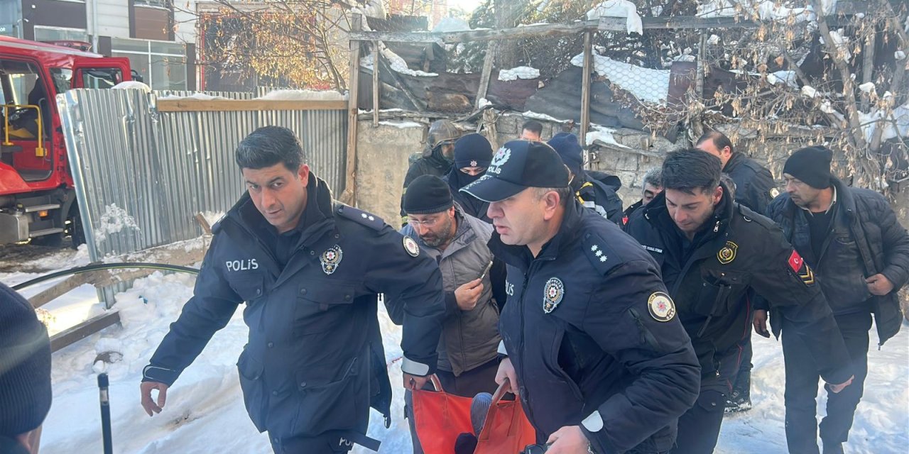 Sivas'ta müstakil evde yangın, 1 ağır yaralı