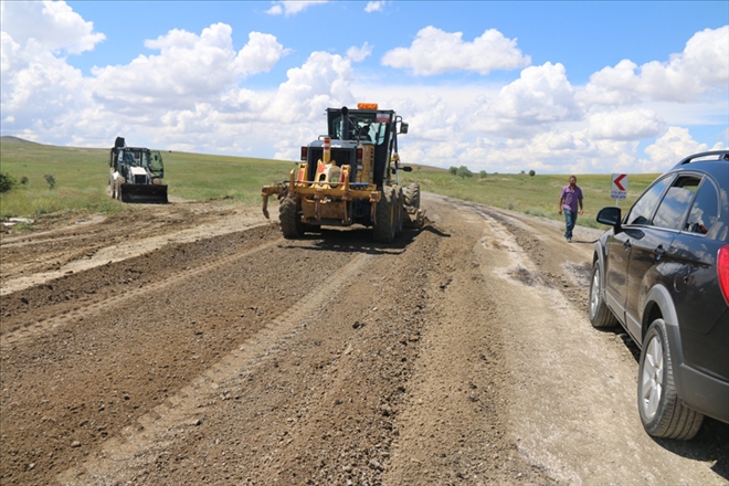 ARAZİ YOLLARI BAKIMA ALINDI