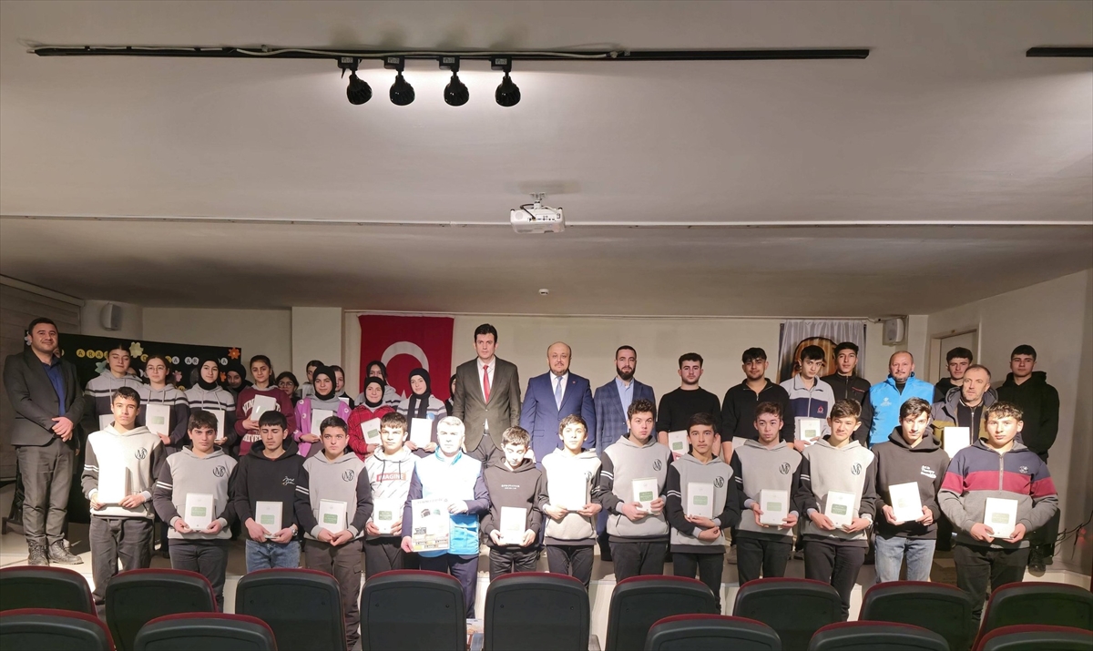 Sivas’ta öğrencilere umre fırsatı