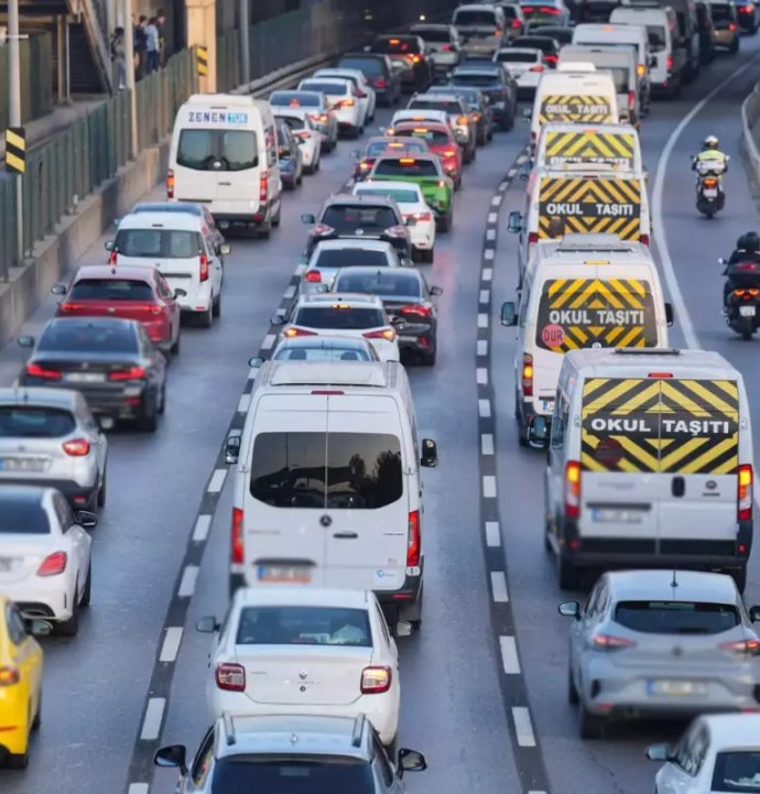 İndirim Kısa Sürdü: Motorin Fiyatı Yeniden Artıyor