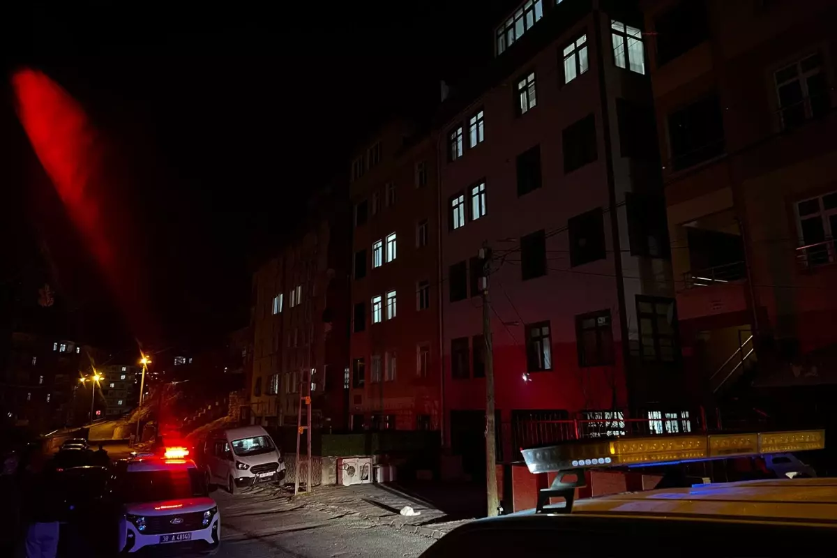 14 yaş küçük erkek arkadaşını banyoda öldürdü