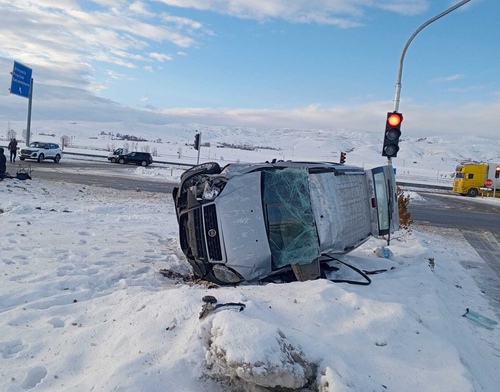 Sivas–Kayseri yolunda kaza! 2 kişi yaralandı