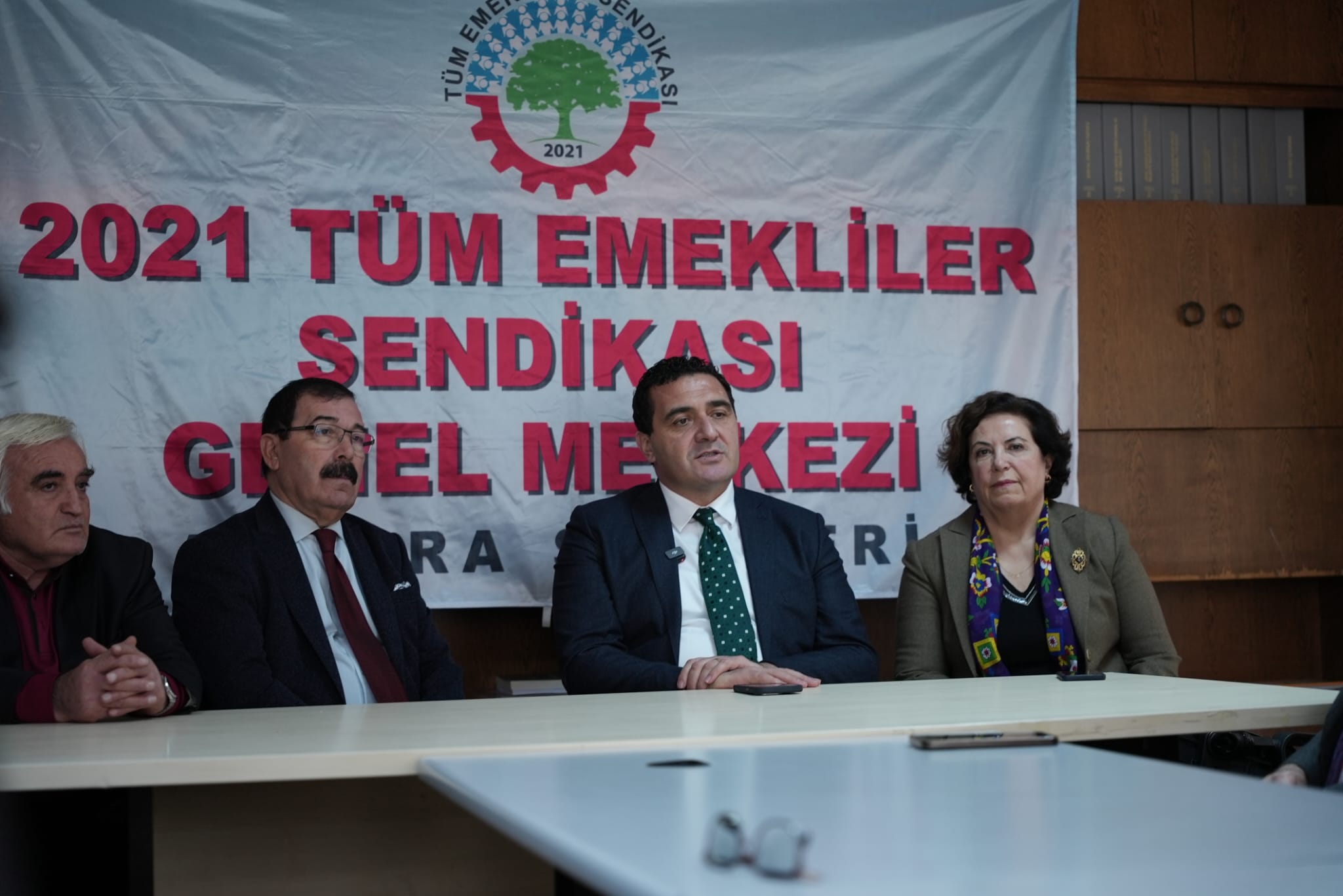 Emekli araştırmasına AK Parti–MHP duvarı