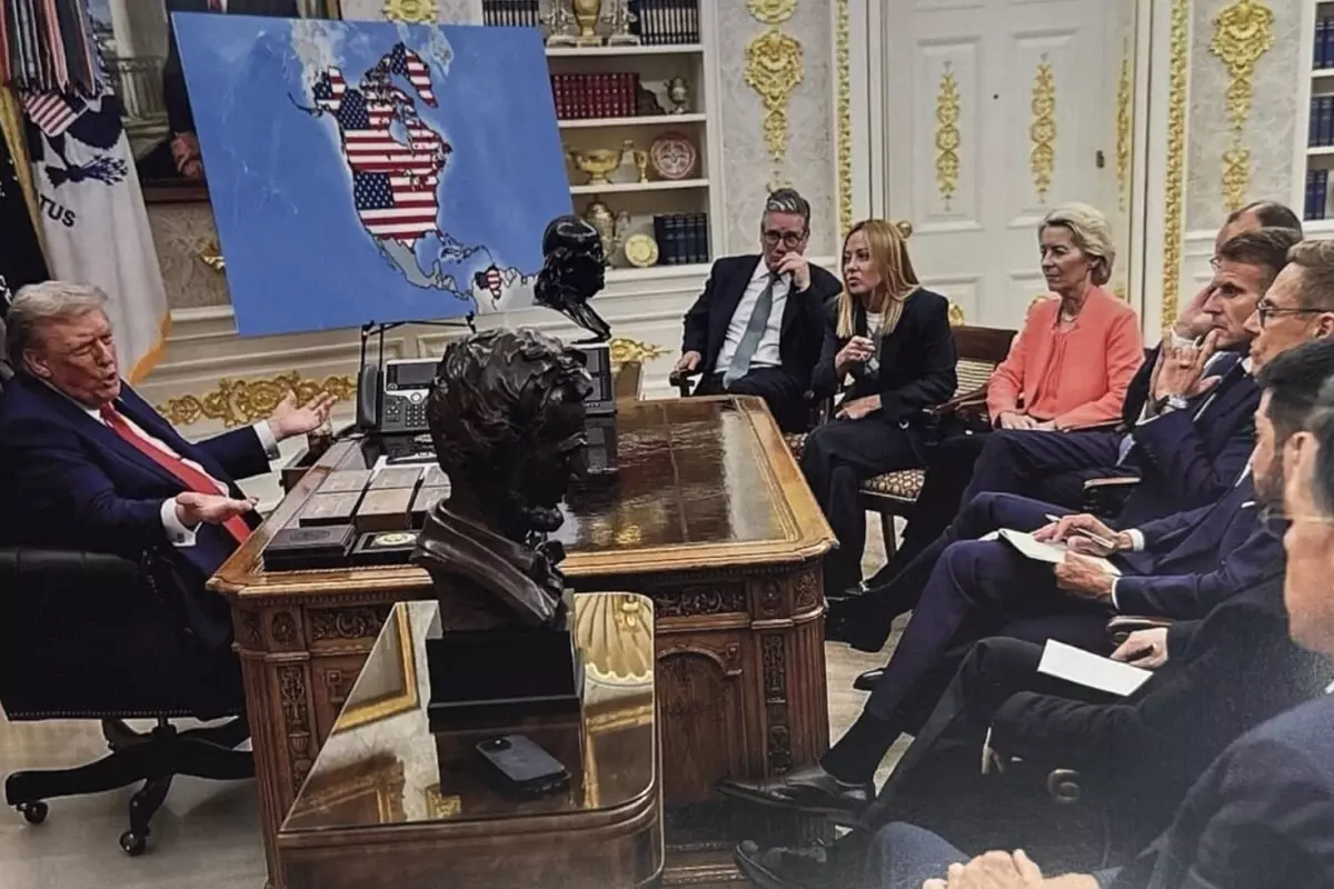 Trump’ın paylaştığı fotoğraf olay yarattı! Haritadaki detay dikkat çekti