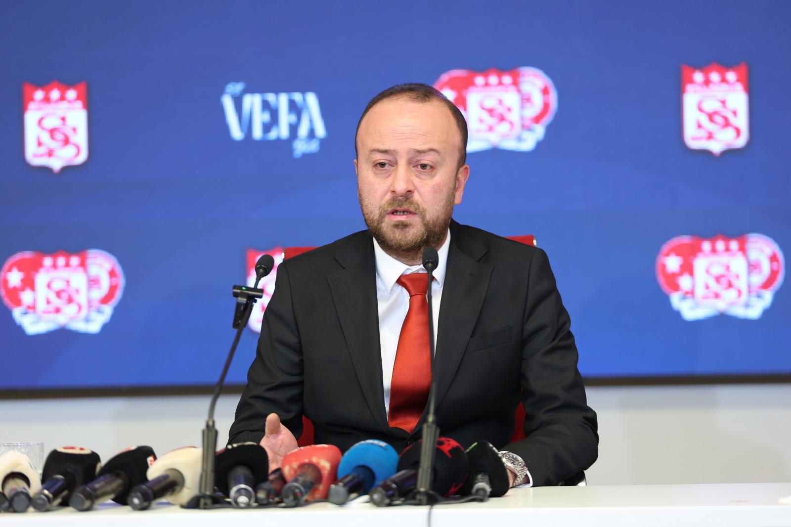 Burak Özçoban'dan Taraftara Çağrı