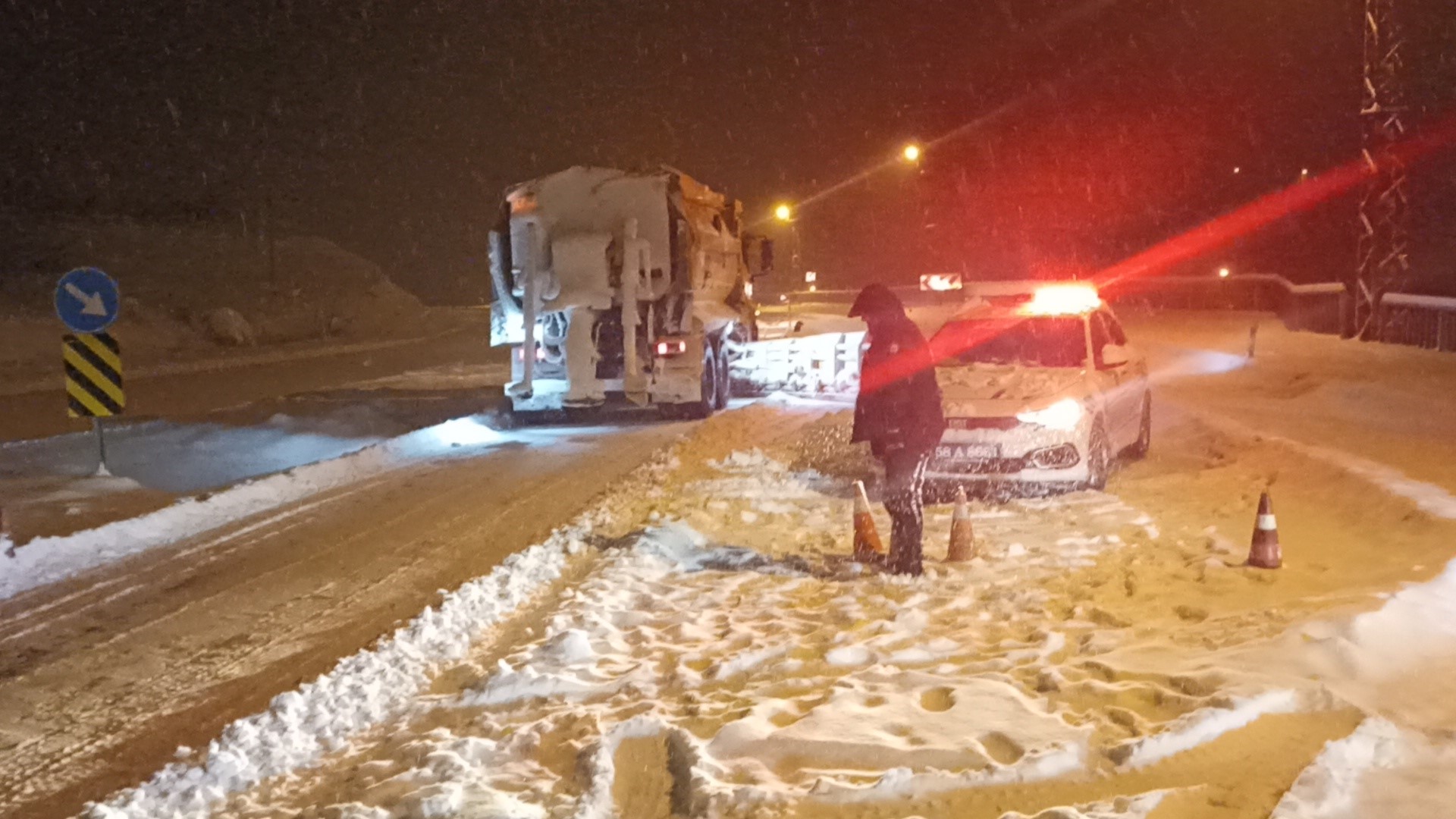 Sivas'ta 700 Yolcu Mahsur Kaldı