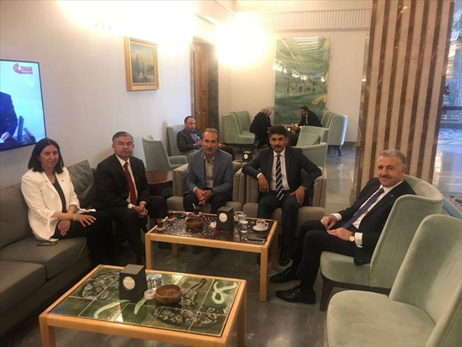 REKTÖRDEN VEKİLLERE ZİYARET