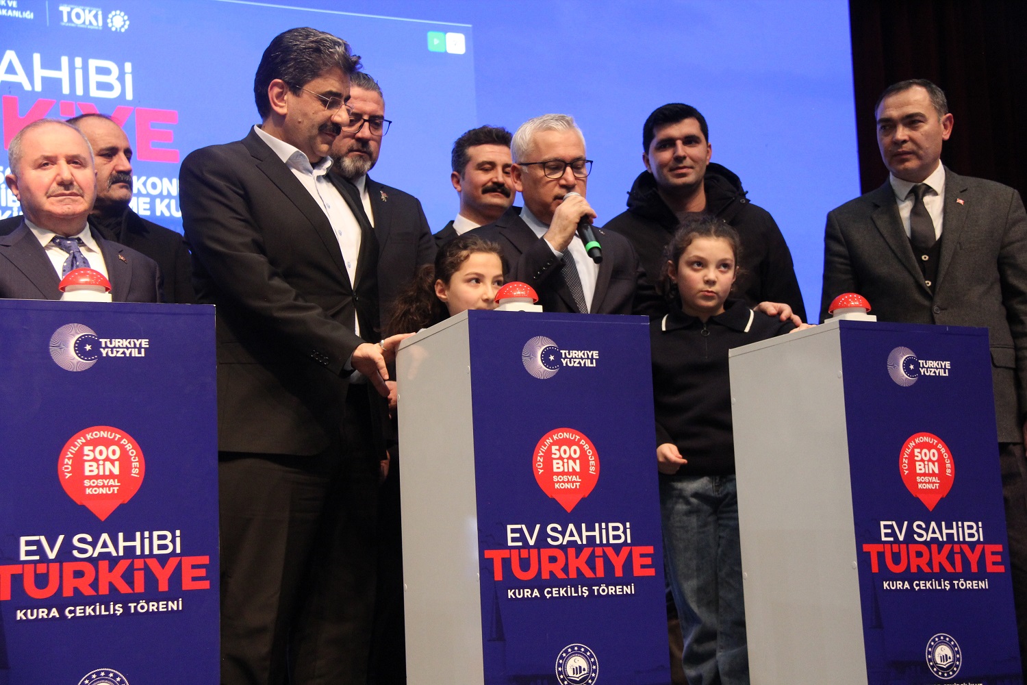 Sivas’ta binlerce ailenin ev hayali gerçek oldu