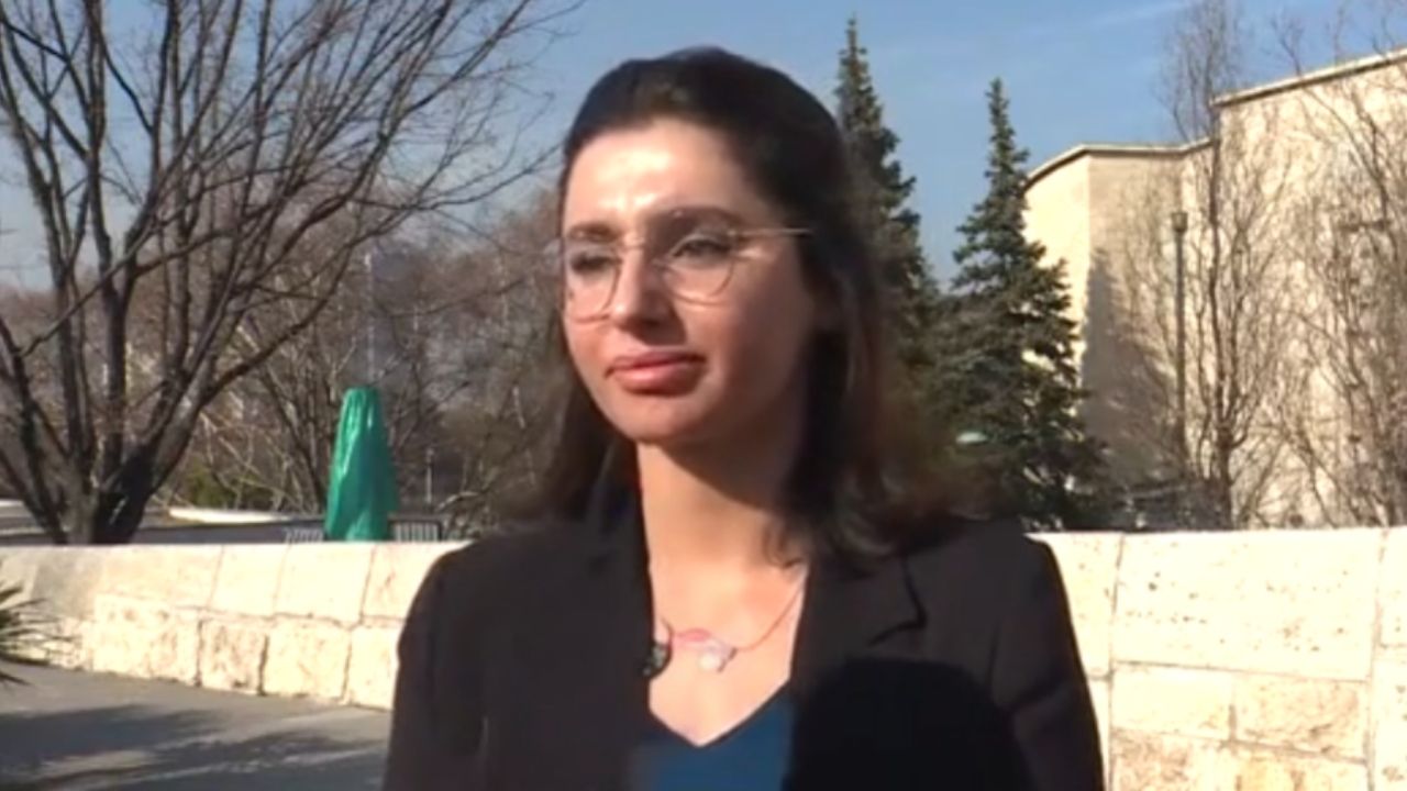 Gülay Demir kimdir, kaç yaşında ve nereli? Şehit Kızı Gazeteci Gülay Demir'in yürek burkan hikâyesi