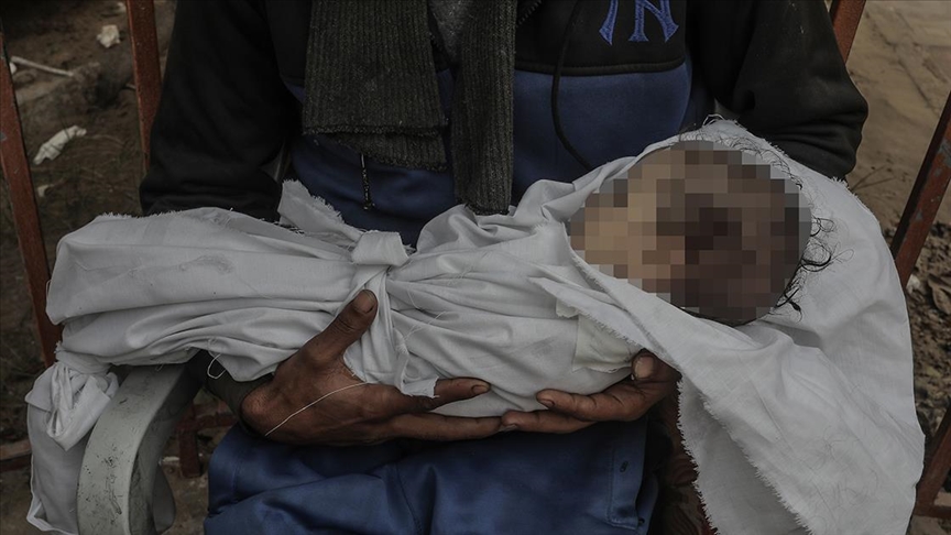 Gazze'de 10 çocuk soğuktan hayatını kaybetti