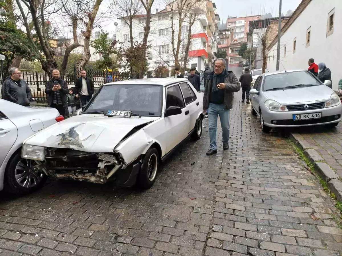 İlginç kazada şoförlerden biri kaçtı, diğeri alkollü çıktı