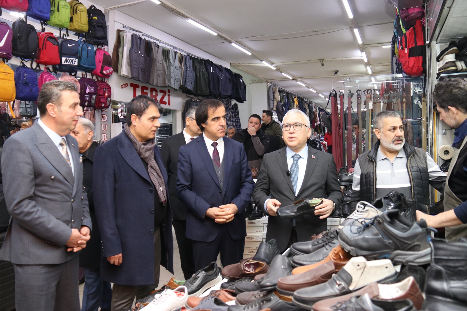 Vali Şimşek Sivas esnafıyla buluştu