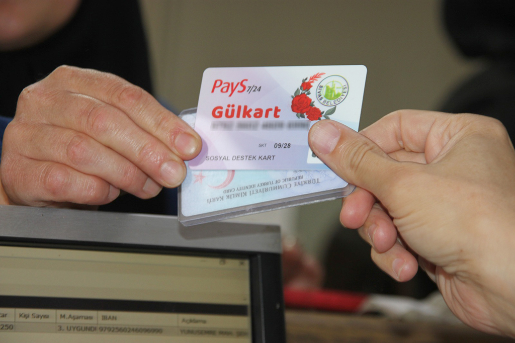 Sivas’ta emeklilere sosyal destek sürüyor