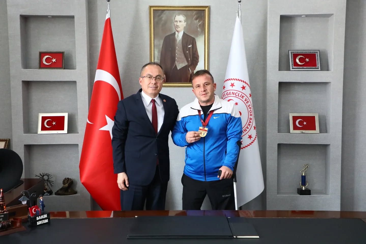 Sivaslı Halterci Mustafa Gül Türkiye Şampiyonu Oldu