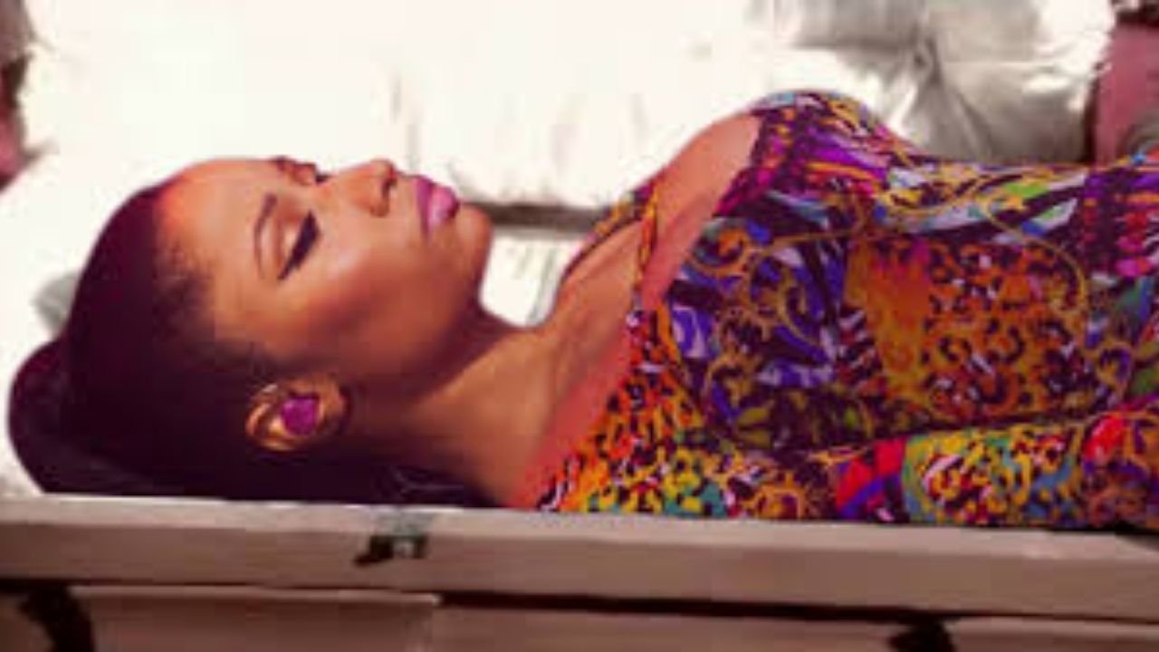 Nicki Minaj öldü mü? Trump’ın altın kartını sergileyen Nicki Minaj’ın şok eden vatandaşlık açıklaması!